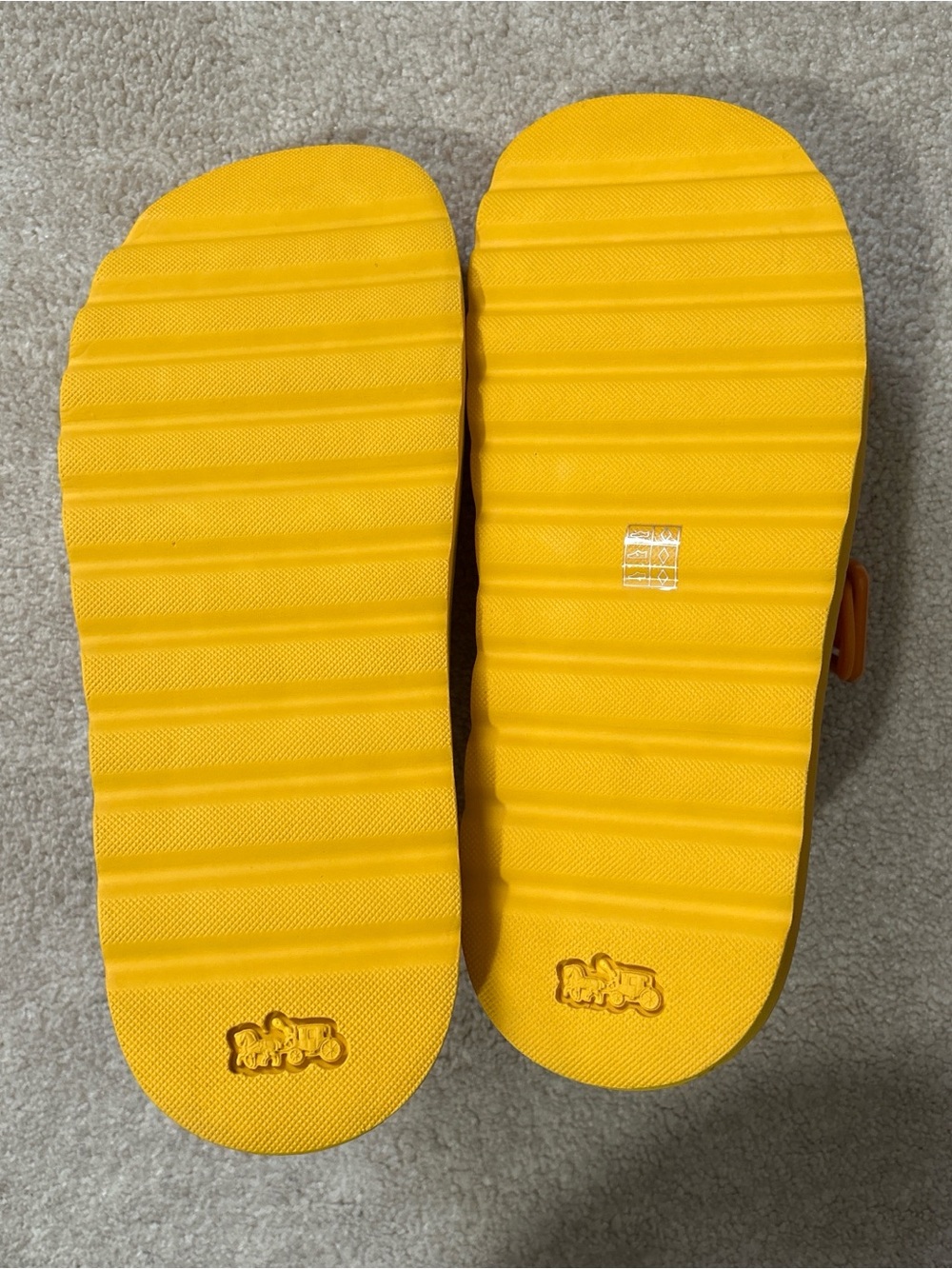 Coach buckle sandals - Picture 4 of 4